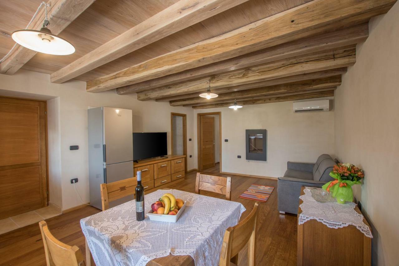 Lana House With Apartments Petrovija Bagian luar foto