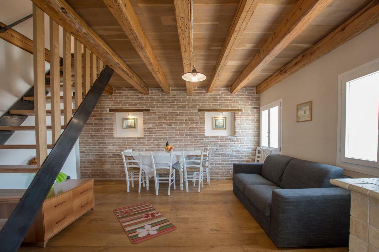 Lana House With Apartments Petrovija Bagian luar foto