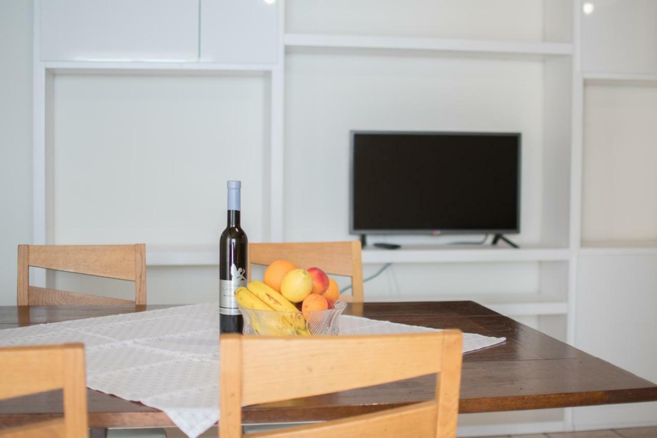 Lana House With Apartments Petrovija Bagian luar foto