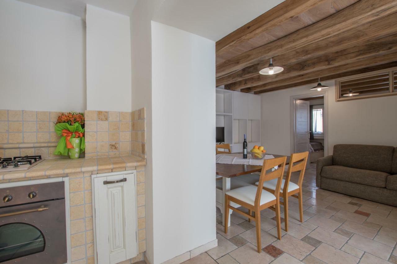 Lana House With Apartments Petrovija Bagian luar foto