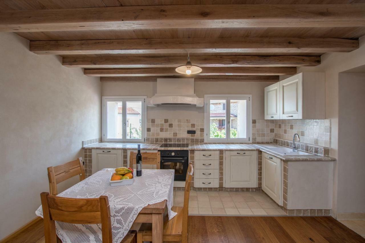 Lana House With Apartments Petrovija Bagian luar foto